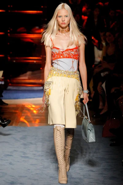 Look 39